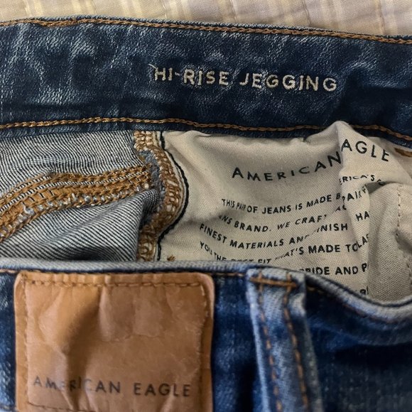 American Eagle Ripped Skinny Jeans - Picture 3 of 5